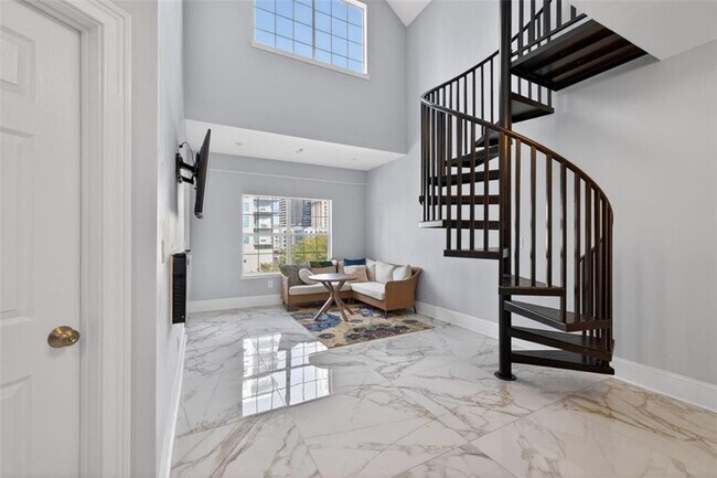 Foto del edificio - 1074 Peachtree Walk NE