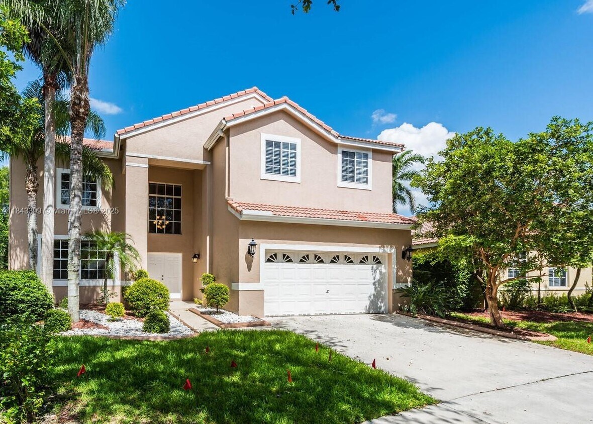 Foto principal - 584 Cambridge Dr