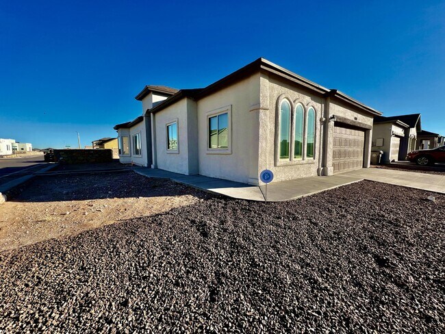 Foto del edificio - 14801 John McNeely Ave