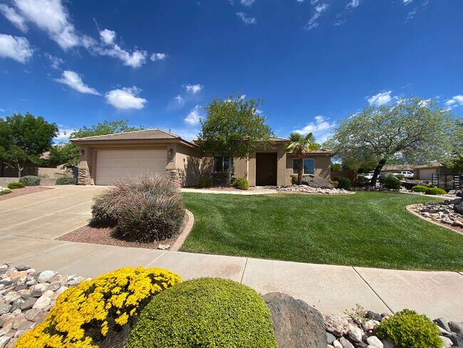 Building Photo - SPACIOUS HOME FOR RENT!