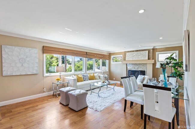 Foto del edificio - 131 Rockridge Rd