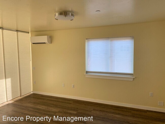 Building Photo - 181 E Tall Fir Ct
