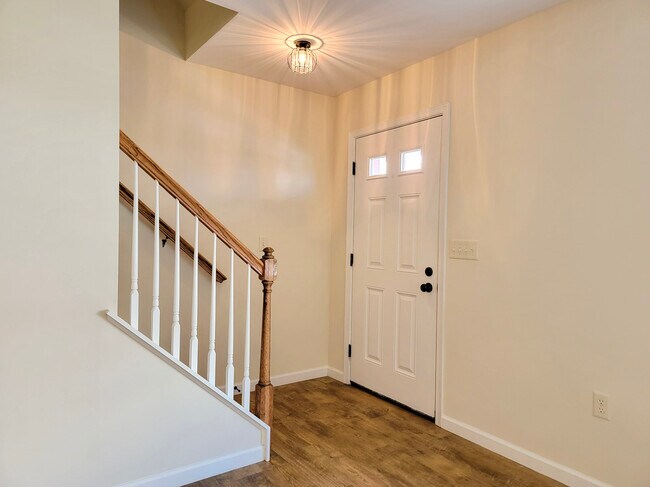 Foto del edificio - 331 Springwood Dr