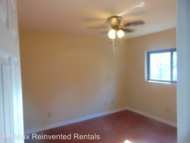 Building Photo - 1001 Windsong Cir