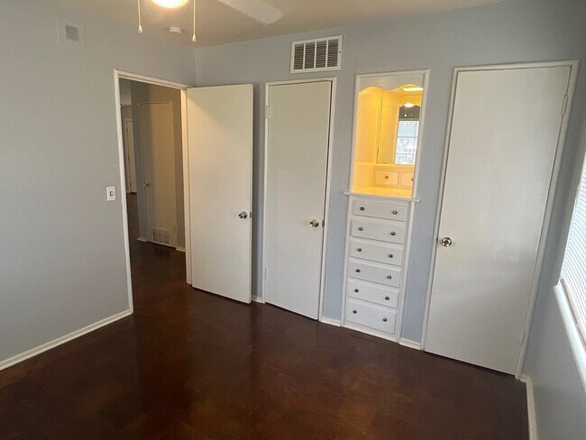 Foto del edificio - Great 2 Bedroom 1 Bath Home NW OKC!  $900 ...