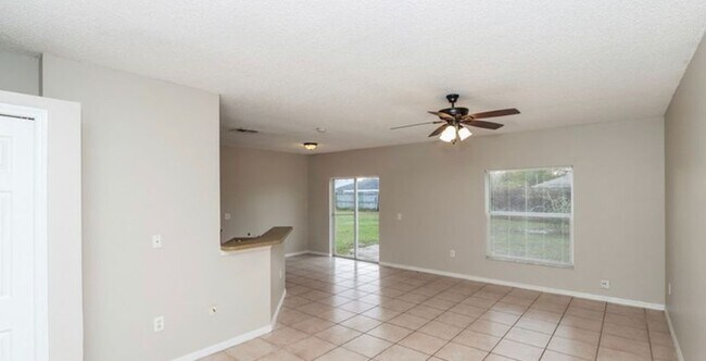 Building Photo - 1159 Schumann Dr