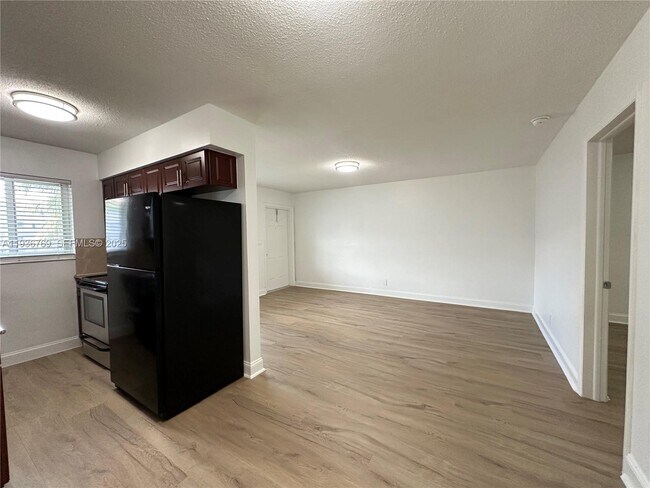 Foto del edificio - 110 NE 19th Ave