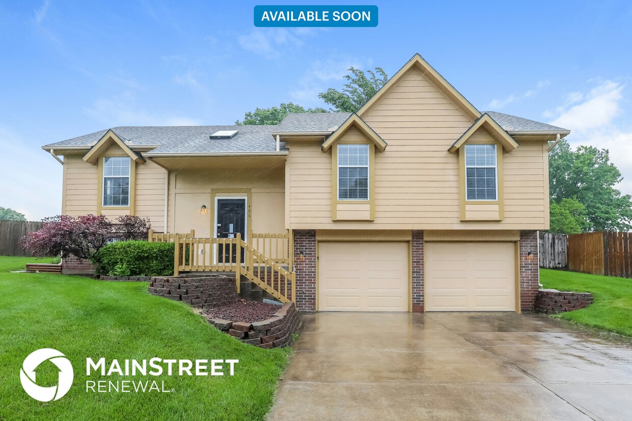 Primary Photo - 406 S Huntington Dr
