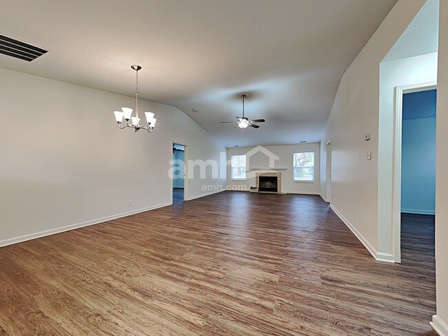 Foto del edificio - 7903 Whitaker Valley Blvd