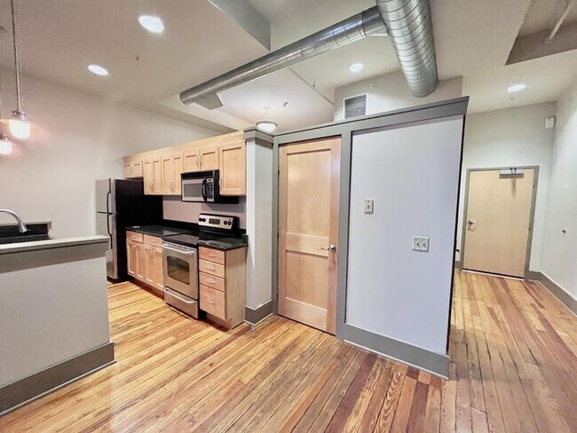 Foto del edificio - 739 Hamilton St