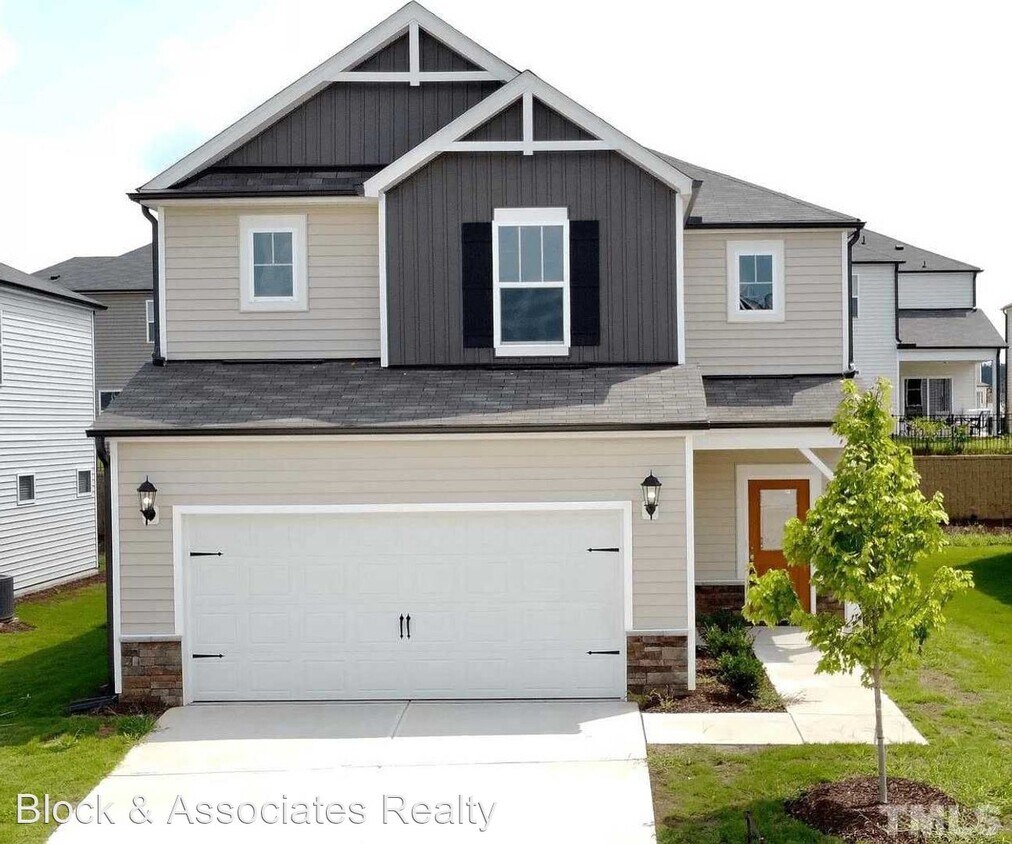 Foto principal - 4 br, 3 bath House - 129 Boone Lake Way