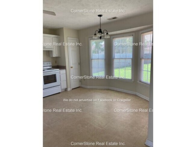 Foto del edificio - 6329 Foxlake Dr