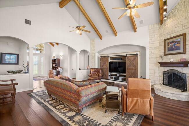 Foto del edificio - 140 Youngs Prairie Rd