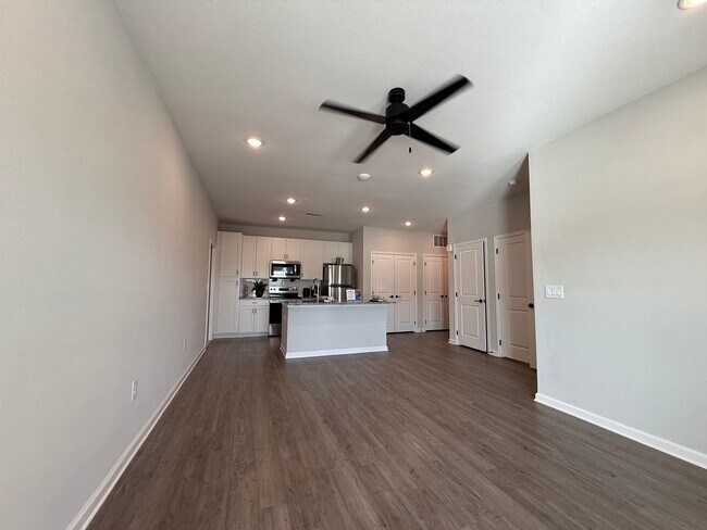 Foto del edificio - 195 Parkers Pond Path