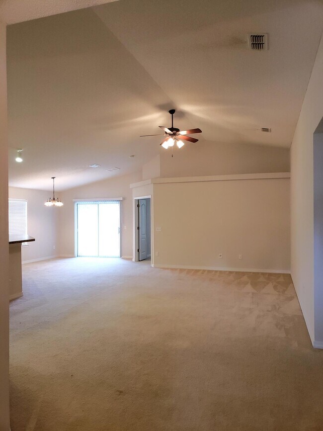 Building Photo - 2045 Catline Cir