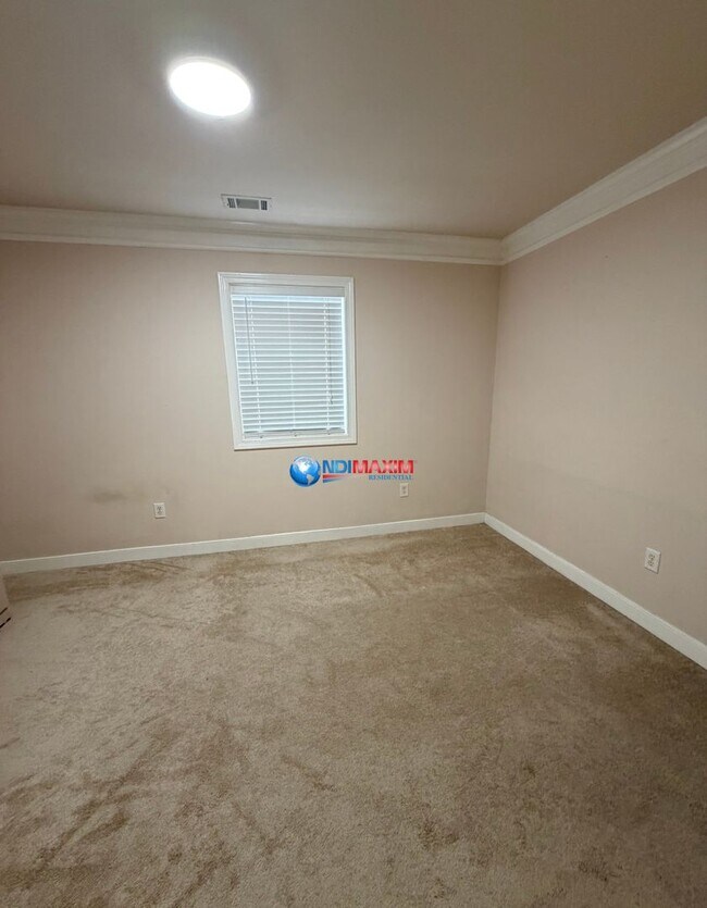 Building Photo - Nice 2-story house in the City of BUFORD schools