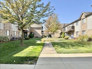 Building Photo - 2234 Frazho Rd