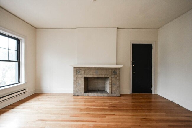 Foto del edificio - 805 Dempster St