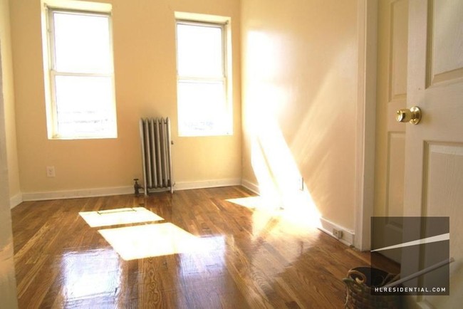 Building Photo - 163 Tompkins Ave