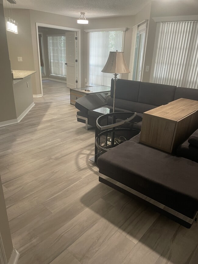 Foto del edificio - 4671 Pembrook Pl
