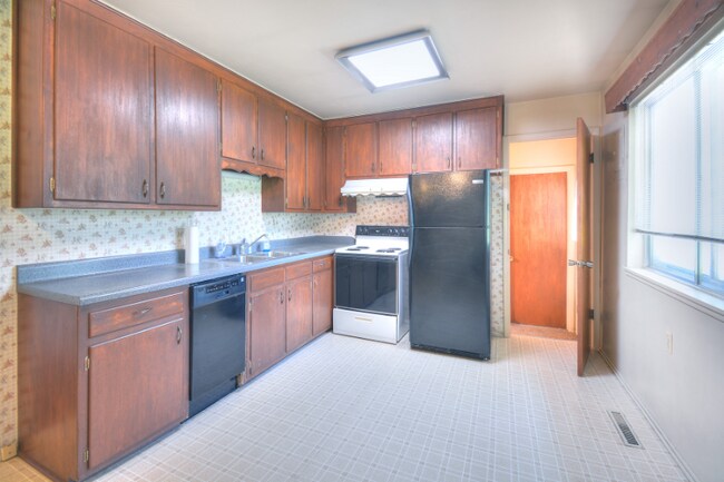 Building Photo - 1613 Sherman St