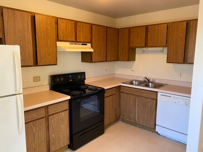 Kitchen - 700 Inland Cir