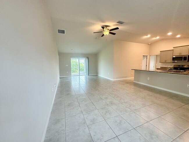 Building Photo - 4 Bedroom 2 Bathroom 2 Car Garage- NW Cape Coral Home with Screened Lania