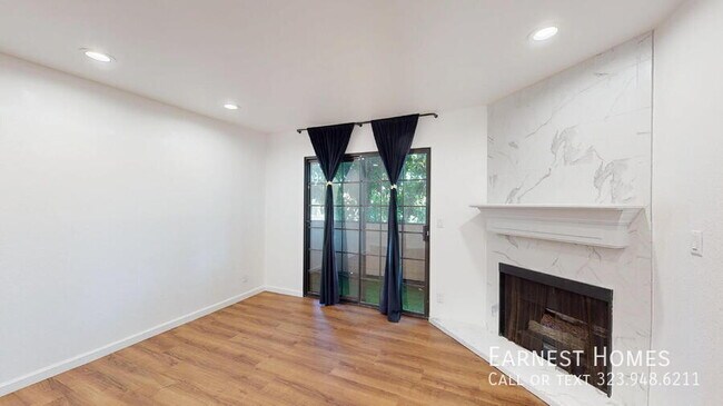 Foto del edificio - 10220 De Soto Ave