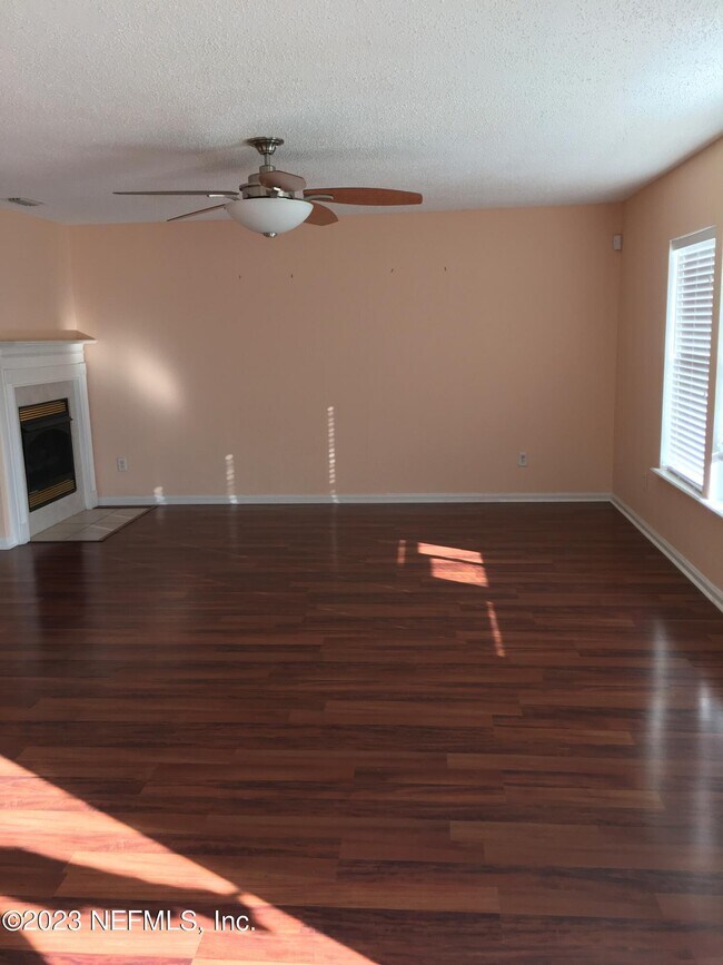 Building Photo - 341 Van Gogh Cir