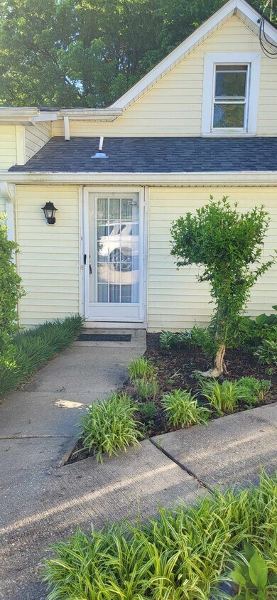 Primary Photo - 14298 Oaks Rd