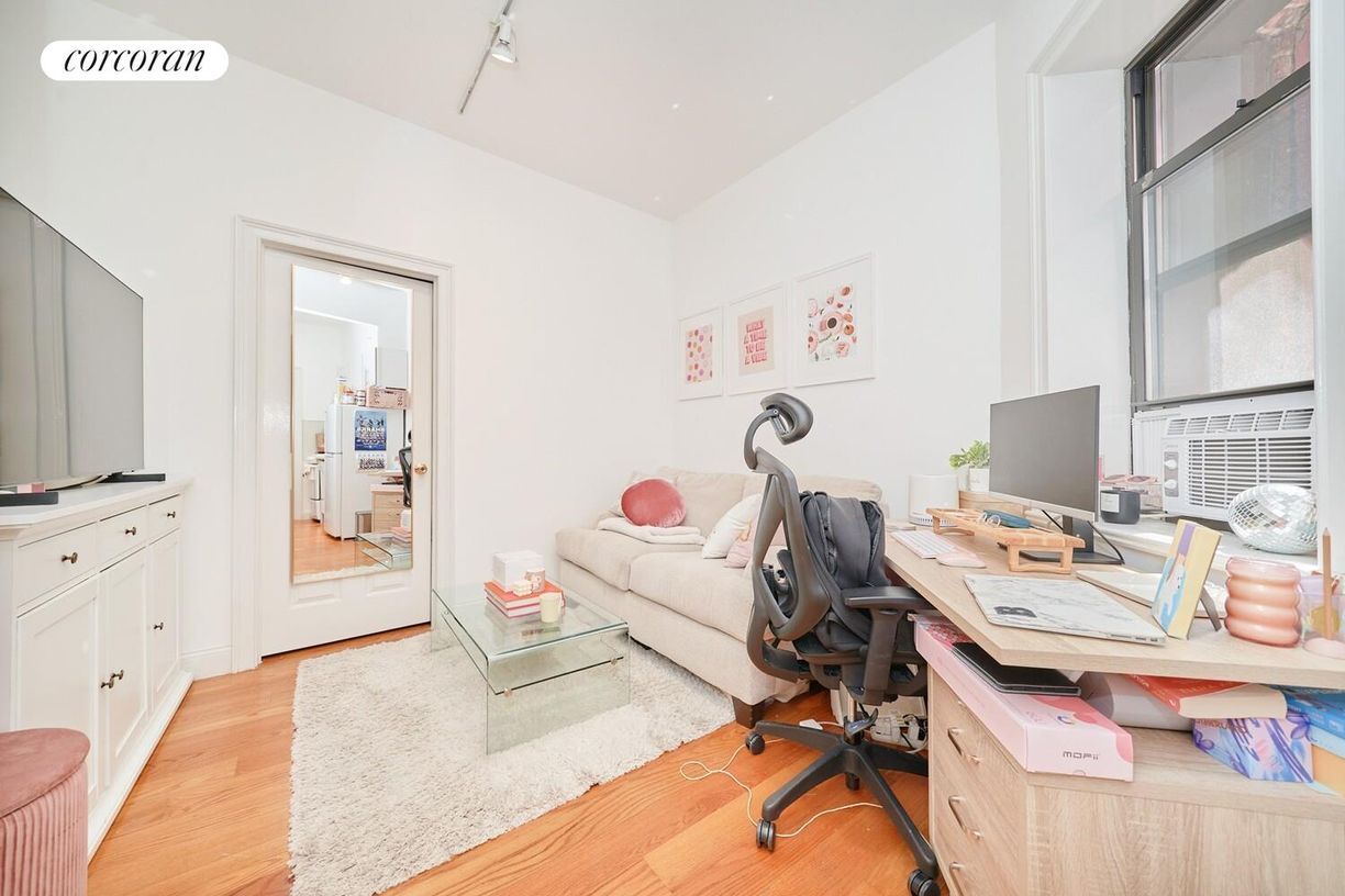 Primary Photo - 172 Mulberry St