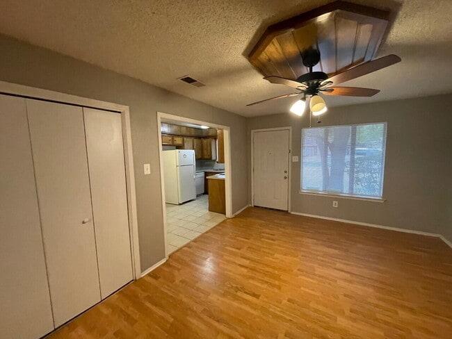 Building Photo - 7401 Avenue X
