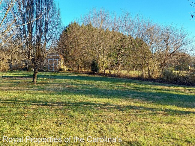 Building Photo - 3 br, 1 bath House - 168 Polly Dr