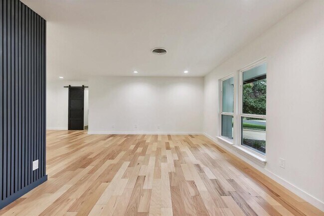 Building Photo - 11900 Dove Haven Dr