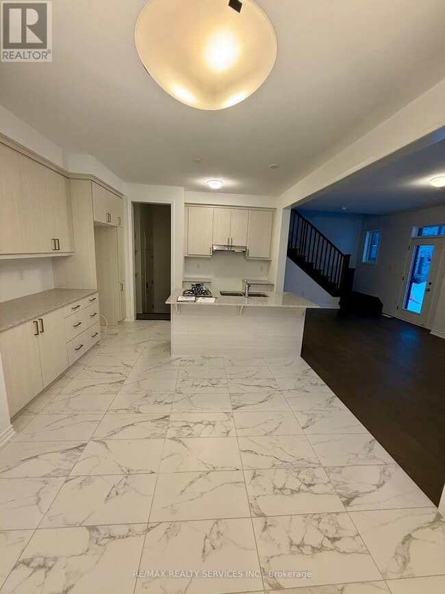 Building Photo - 62 Gretzky Ave