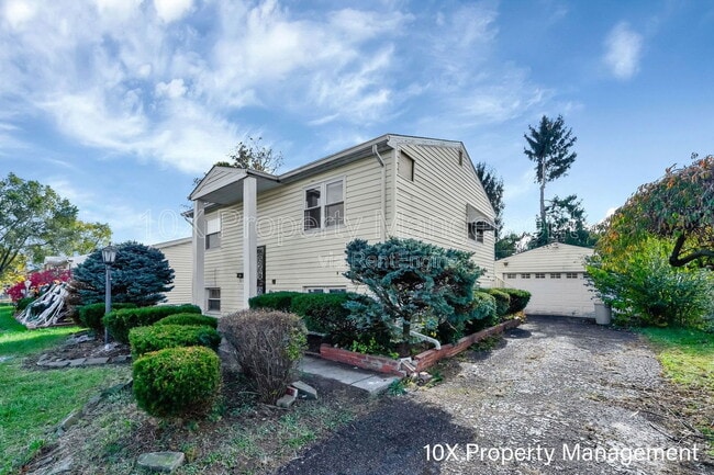 Foto del edificio - 907 Higbee Dr N