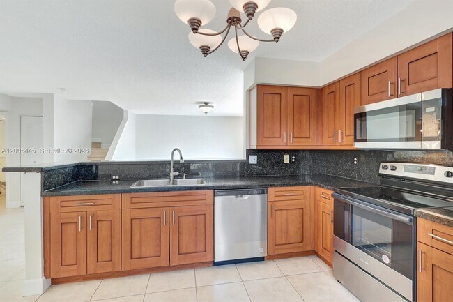 Foto del edificio - 1733 Village Blvd