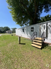 Building Photo - 306 Rockhouse Rd E
