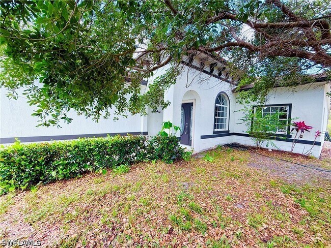 Foto del edificio - 3465 Everglades Blvd N