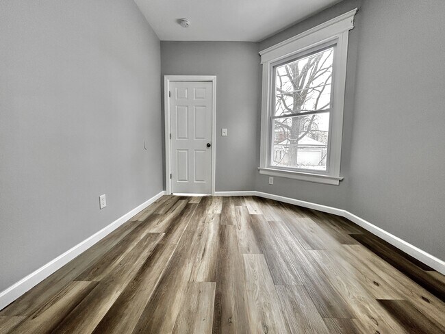 Foto del edificio - 690 Clinton Ave