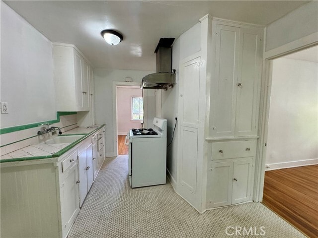 Building Photo - 1712 Gillette Crescent