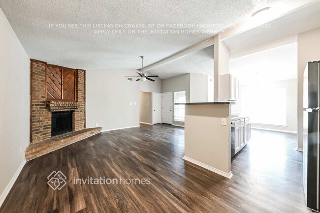 Foto del edificio - 1112 Sandalwood Ln