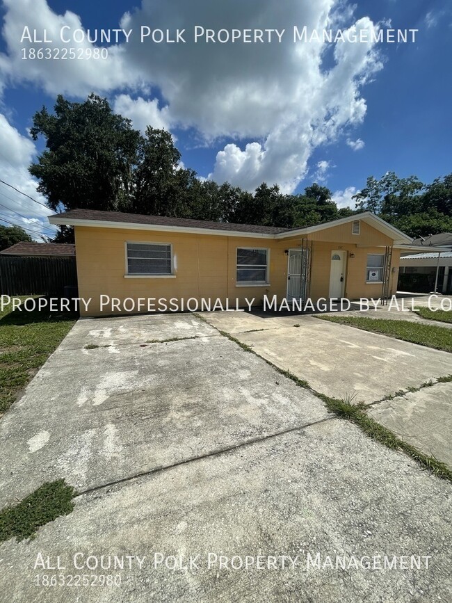 Building Photo - Wonderful 3 Bedroom Duplex in Lakeland for...