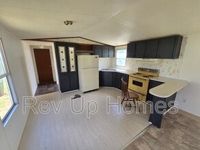Building Photo - 123 Fred Dr