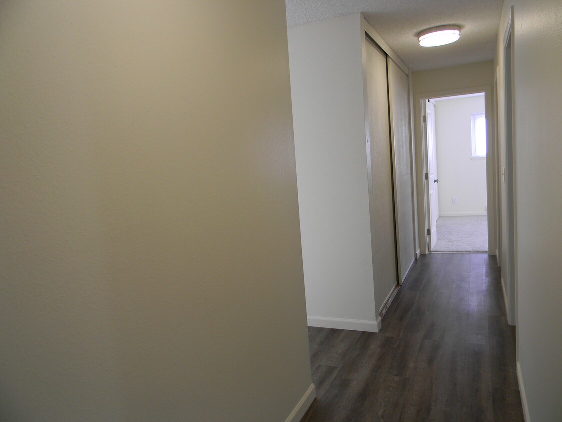 Entry - 11520 Greenwood Ave N
