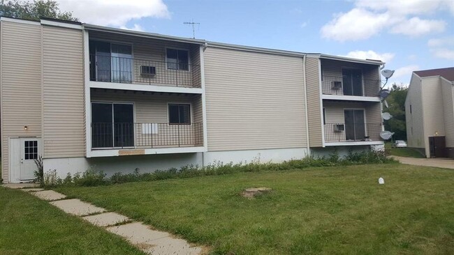Foto del edificio - 4872 Creek View Rd