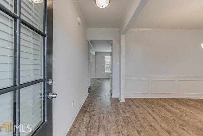 Foto del edificio - 5427 Long Branch Way