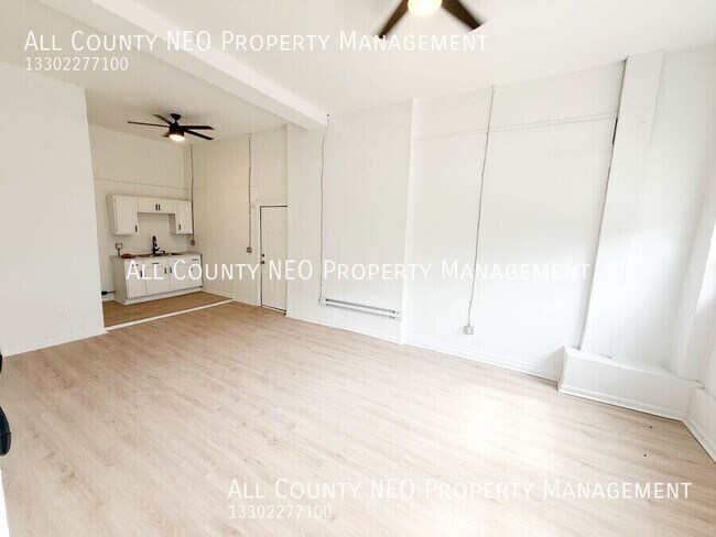 Foto del edificio - 2649 E 110th St