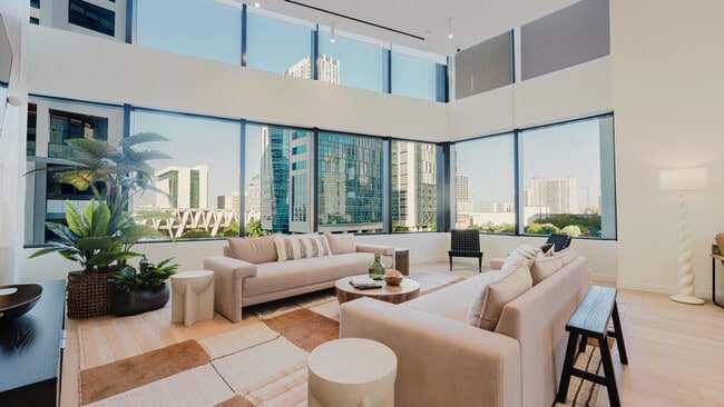 Foto del edificio - 225 N Miami Ave