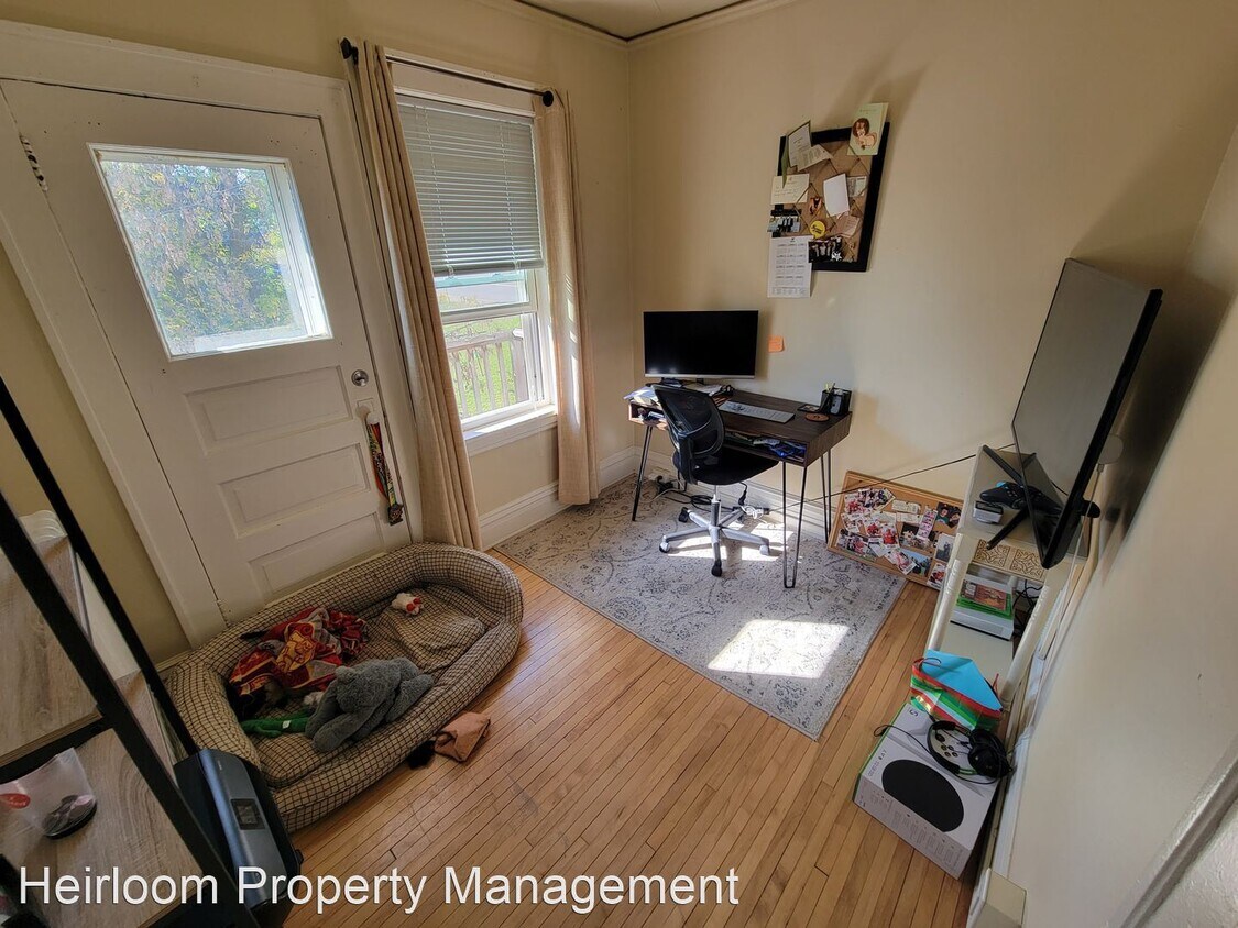 3 br, 1 bath House - 819 N 7th Ave E - House for Rent in Duluth, MN |  Apartments.com